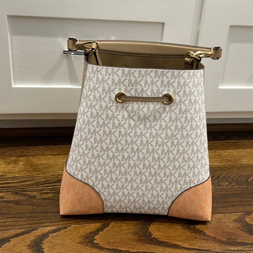 Michael Kors Medium size purse